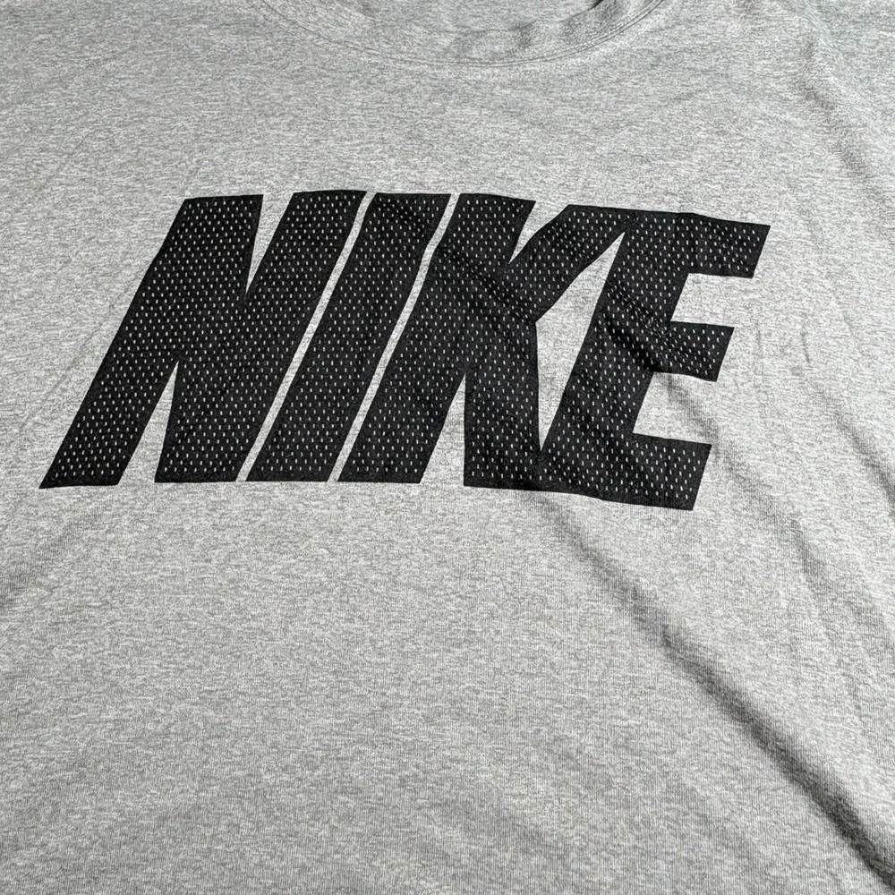 Nike Dri-FIT T Shirt Mens XXL Gray Athletic Gym Training Logo Tee